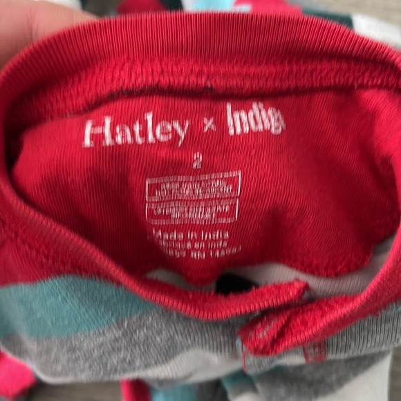 3 Pairs Toddler Pajamas- 2T - Picture 4 of 10